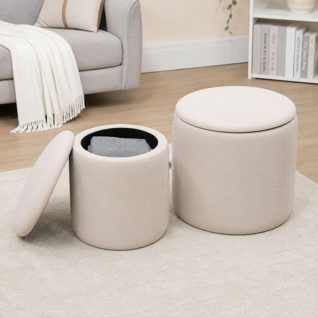 Meuble ambiance glamour ottoman gris clair en velours